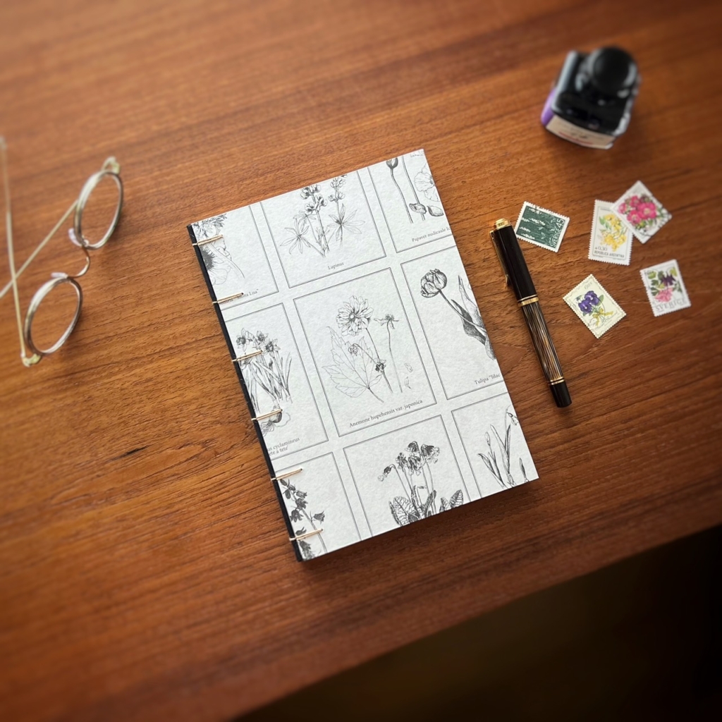 4月12日(日) 永岡綾『製本家とつくる紙文具』ワークショップ 第10期④・ベルジアン・バインディングのノート <br>at TEGAMISHA BOOKSTORE